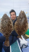 １２月２５日　ヒラメ船　釣果　８，５kg浮上！！